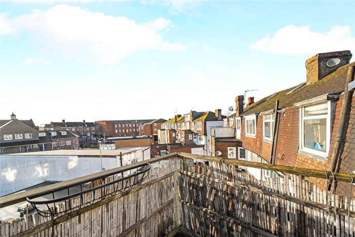 1 Bedroom Flat For Sale In Ewell Road, Surbiton, KT6