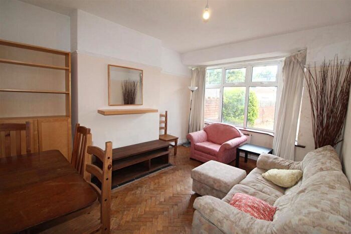 3 Bedroom House To Rent In Pentyrch Street, Cathays, Cardiff, CF24