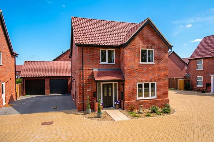 3 Bedroom Detached House For Sale In Chapman Road, Rackheath, Norwich, NR13