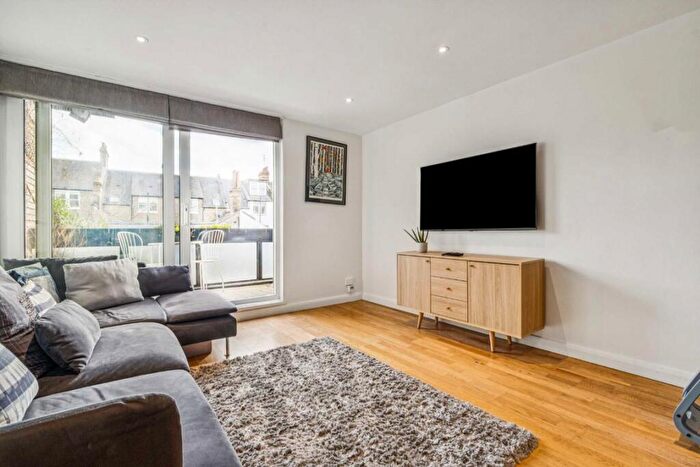 2 Bedroom Flat For Sale In Dyne Road, Queen's Park, NW6
