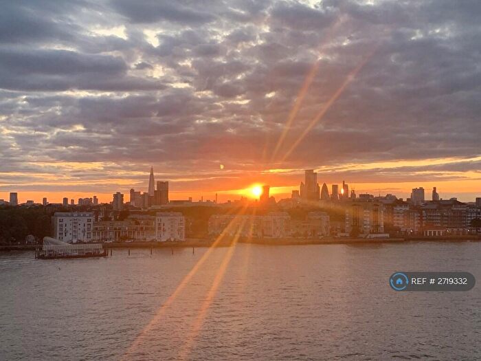 2 Bedroom Flat To Rent In Riverview Court, London, E14