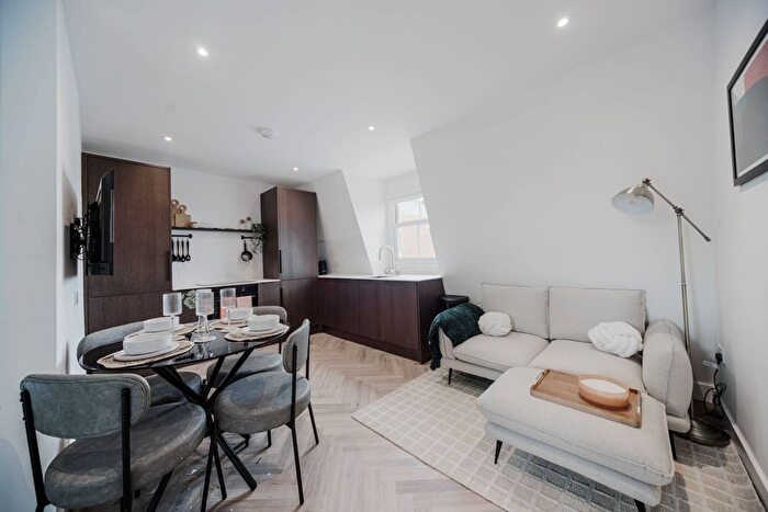 2 Bedroom Flat For Sale In Mitcham Road, Tooting, London, SW17