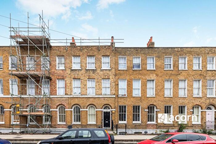 3 Bedroom Flat To Rent In Surrey Square, SE17