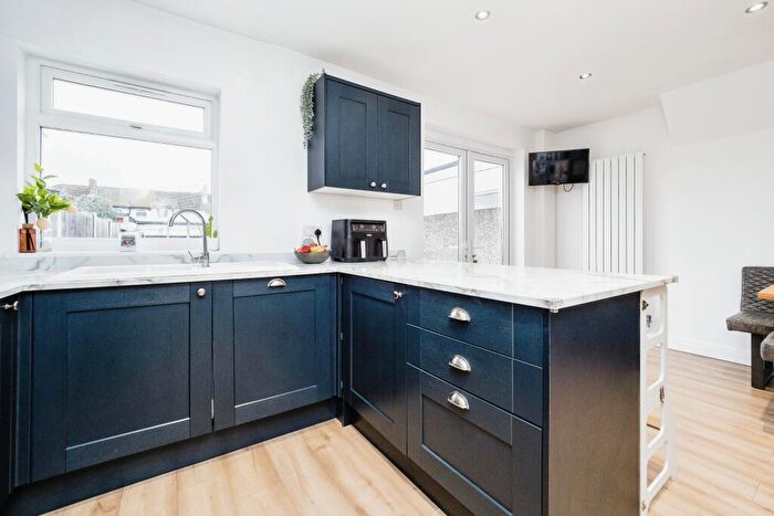 3 Bedroom Terraced House For Sale In Carnforth Gardens, Hornchurch, RM12