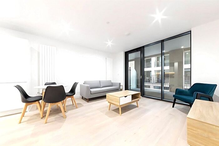 1 Bedroom Flat To Rent In Pinnacle House, Schooner Road, Royal Wharf, London, E16