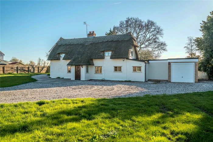 4 Bedroom Detached House For Sale In Brookfields, Gransmore Green, Felsted, Dunmow, CM6