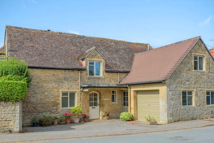 4 Bedroom Detached House To Rent In Shellingford, Oxfordshire, SN7