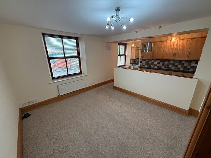 2 Bedroom Flat To Rent In Bridge Street, Ramsbottom, Bury, BL0