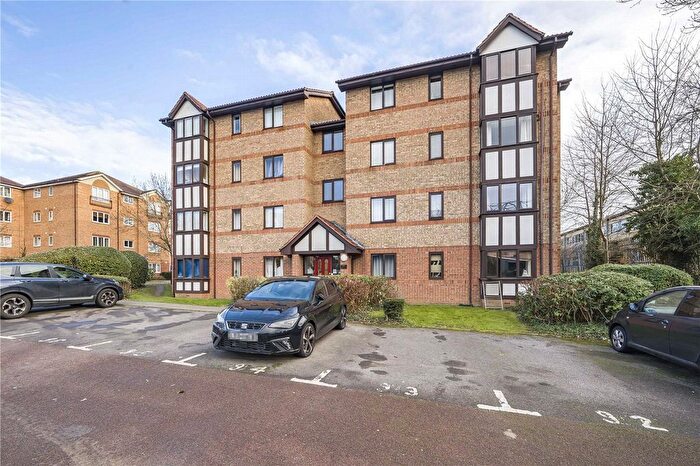 1 Bedroom Flat To Rent In Varsity Drive, Twickenham, TW1