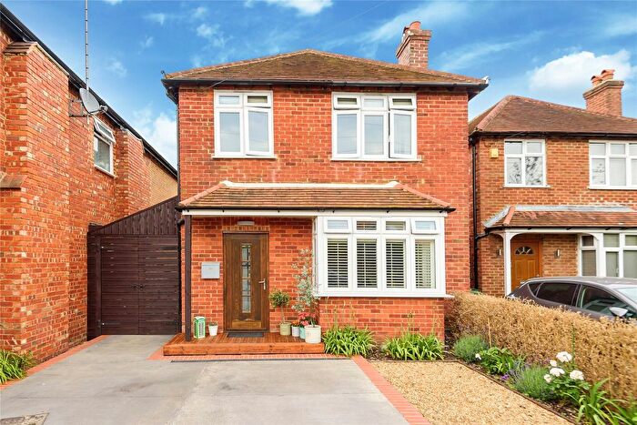 3 Bedroom Detached House For Sale In Guildford, Surrey, GU1