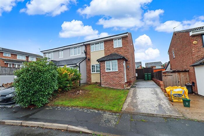 3 Bedroom Semi-detached House For Sale In Albemarle Gardens, Braintree, CM7