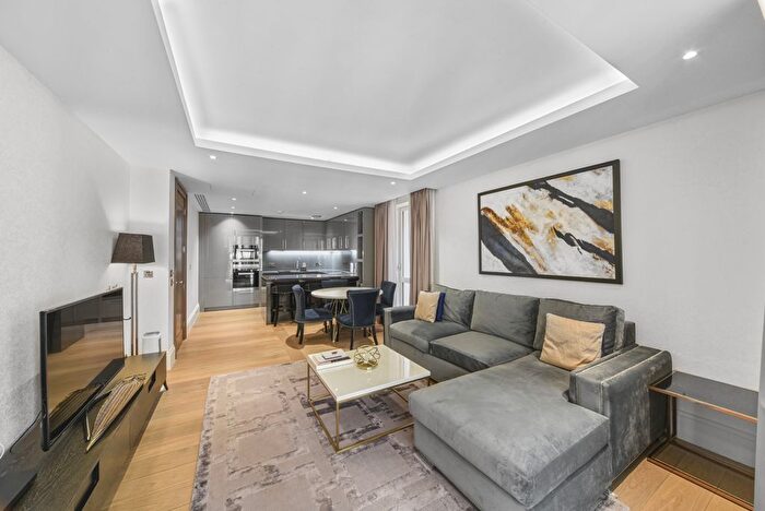 2 Bedroom Flat To Rent In Arundel Street, London, WC2R