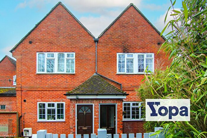 2 Bedroom Maisonette For Sale In Seagarth Lane, Southampton, SO16