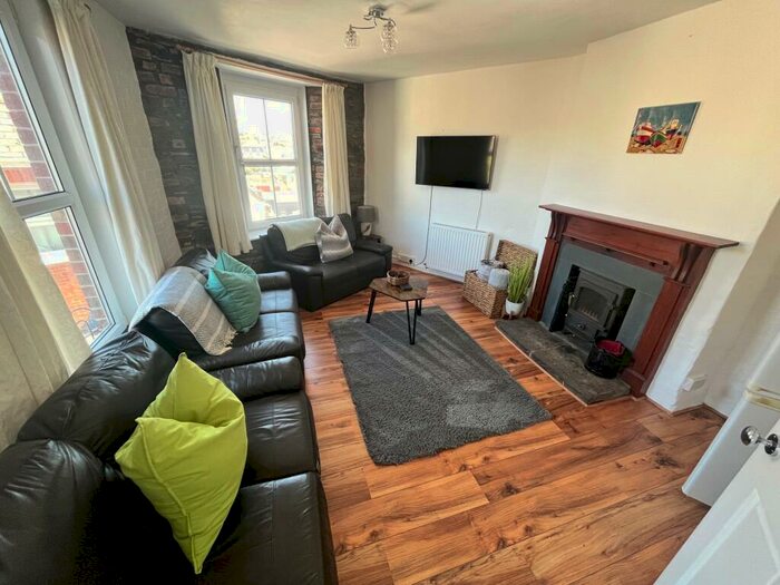3 Bedroom End Of Terrace House To Rent In Mevagissey, PL26