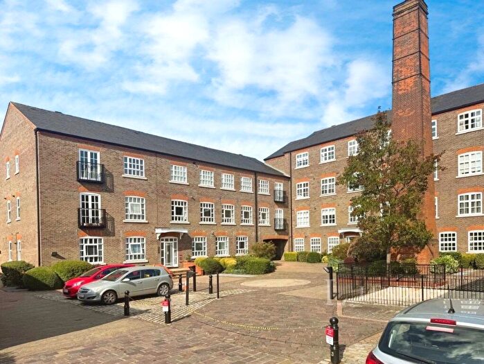 2 Bedroom Apartment For Sale In Milliners Court, Lattimore Road, St. Albans, AL1