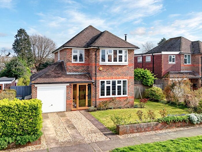 3 Bedroom Detached House For Sale In The Avenue, Hailsham, BN27