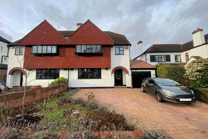 5 Bedroom Property To Rent In Towncourt Crescent, Orpington, BR5