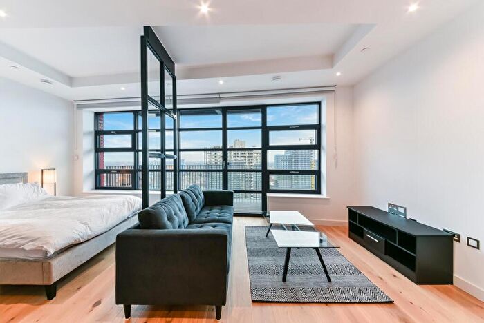 Apartment For Sale In Defoe House, London City Island, E14