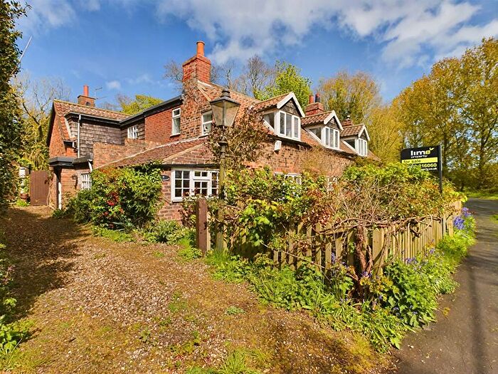 4 Bedroom Detached House For Sale In Back Lane, Burton Pidsea, HU12