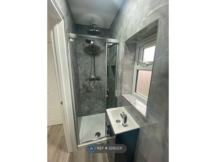 1 Bedroom Detached House To Rent In Stonecot Close, Sutton, SM3