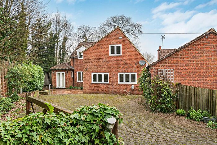 5 Bedroom Detached House For Sale In Firway Close, Welwyn, AL6