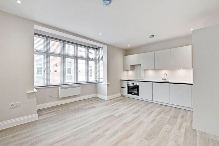 1 Bedroom Flat To Rent In Trinity Yard Apartments, St. Leonards Road, Windsoroodoo, Berkshire, SL4