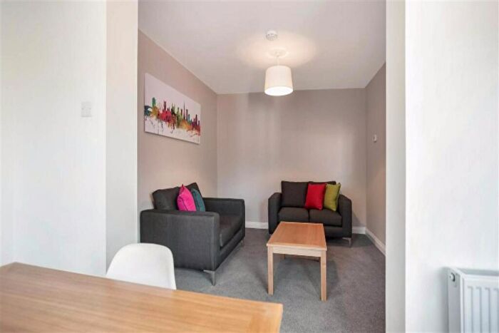 4 Bedroom Semi-Detached House To Rent In Bedroom Semi Detached House In Portland Street, Bristol, BS16