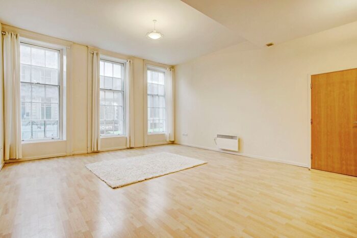 2 Bedroom Property To Rent In Grainger Street, Newcastle Upon Tyne, NE1