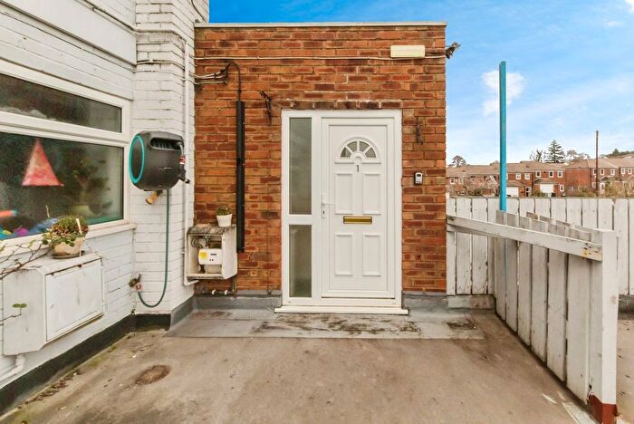 2 Bedroom Flat To Rent In Thornton Square, Macclesfield, SK11