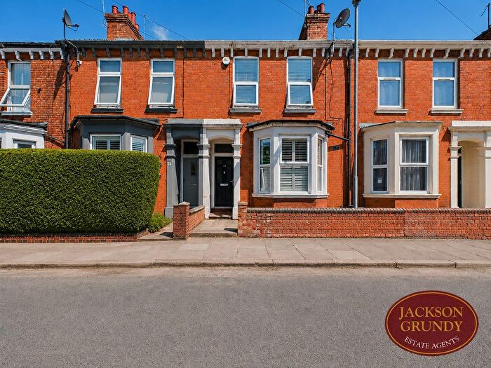 3 Bedroom Terraced House For Sale In Lutterworth Road, Abington, NN1