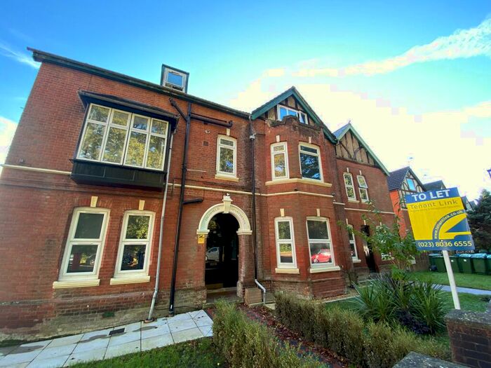 1 Bedroom Flat To Rent In Furzedown Road, SO17