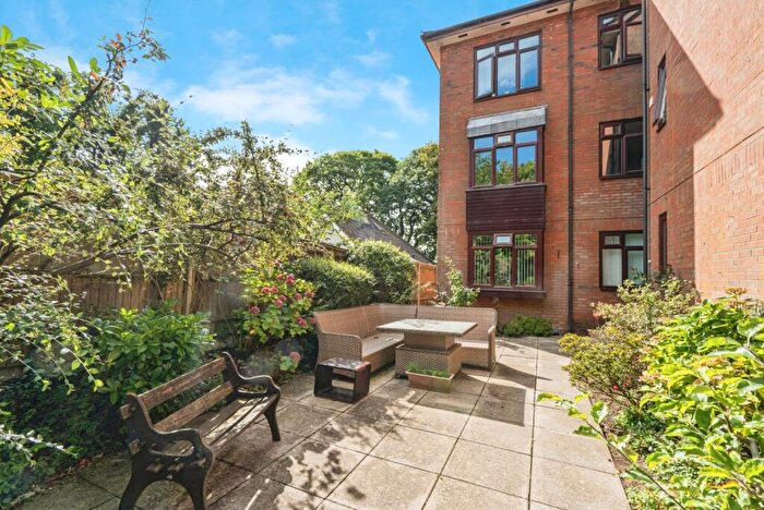 1 Bedroom Flat For Sale In Headley Road, Grayshott, Hindhead, Hampshire, GU26