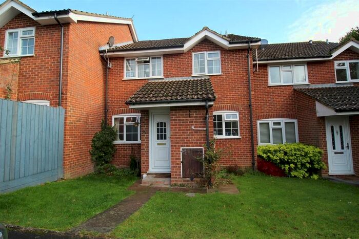 2 Bedroom Terraced House To Rent In Ravenscroft, Hook, RG27