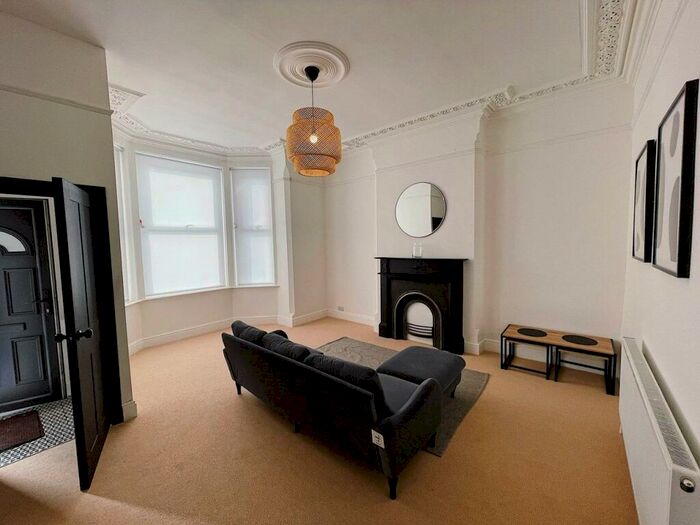 2 Bedroom Apartment To Rent In Woodborough Road, Nottingham, Nottinghamshire, NG3