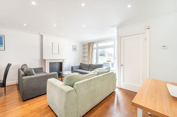 3 Bedroom Property To Rent In Clarendon Mews, Hyde Park Estate, London, W2