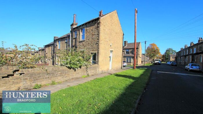 2 Bedroom House To Rent In Brompton Road East Bowling, Bradford, Yorkshire, BD4