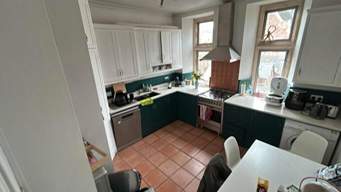 3 Bedroom Flat To Rent In Elmdale Road, Clifton, Bristol, BS8