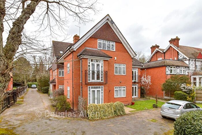 1 Bedroom Flat For Sale In Main Road, Romford, Essex, RM2