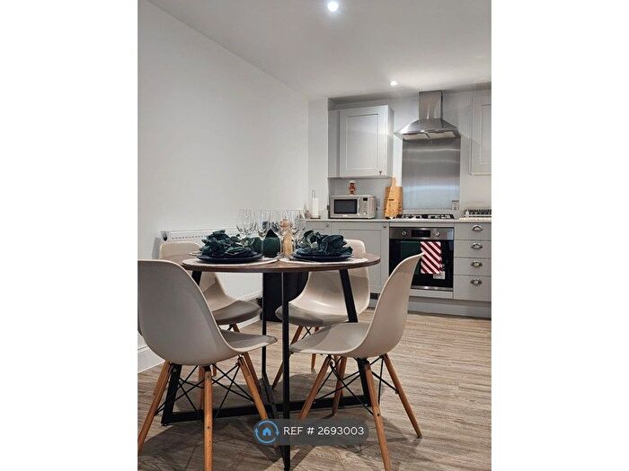 1 Bedroom Flat To Rent In St Swithuns House, Bournemouth, BH1