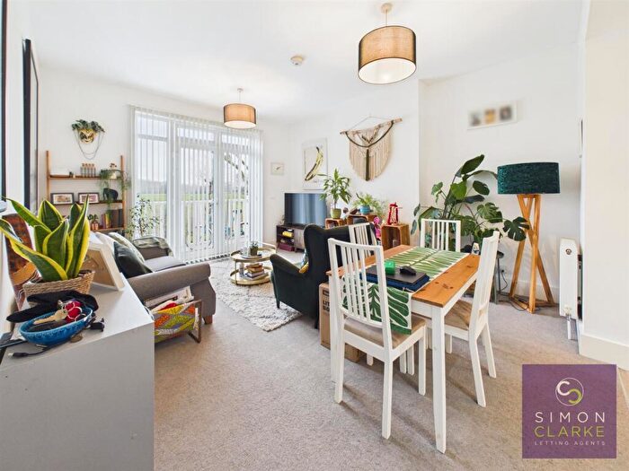 1 Bedroom Apartment To Rent In Aldersbrook Road, London, E12