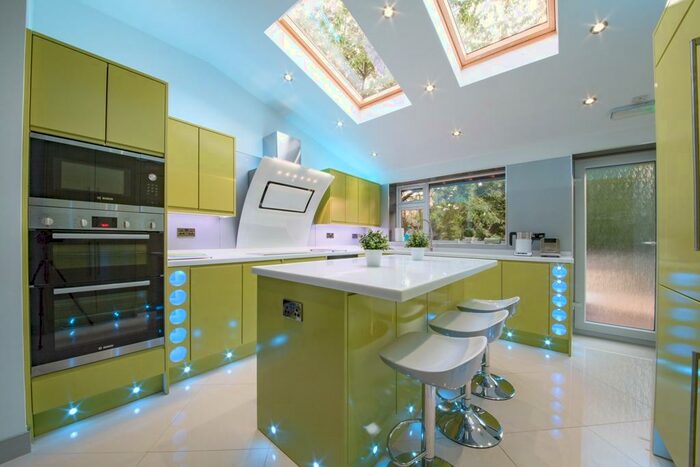 3 Bedroom Semi-Detached House To Rent In &#;pppw, Highfield Road, Nottingham, NG7