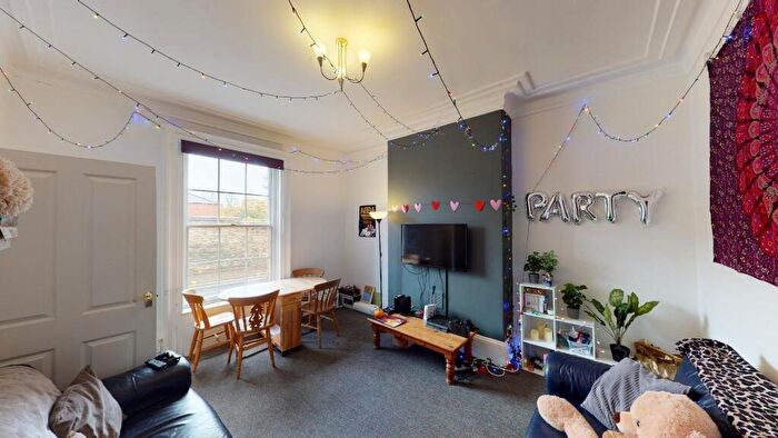5 Bedroom House To Rent In Clarkehouse Road, Broomhill, S10