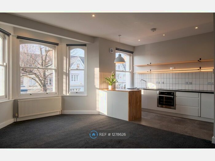 2 Bedroom Flat To Rent In Stoke, Plymouth PL1