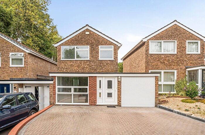 3 Bedroom Link Detached House For Sale In Turnstone Gardens, Lordswood, Southampton, Hampshire, SO16