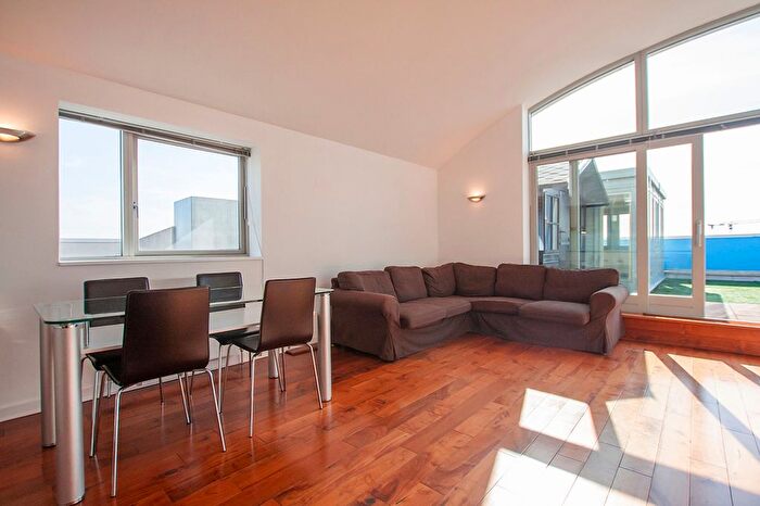 3 Bedroom Flat To Rent In John Harrison Way, London, SE10