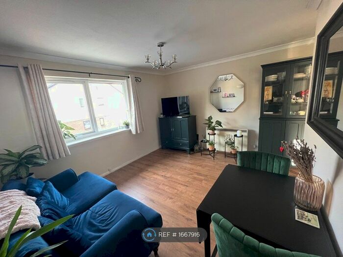 1 Bedroom Flat To Rent In Old Station Way, Godalming, GU7