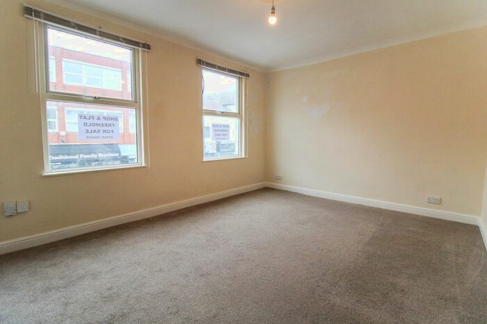 1 Bedroom Flat To Rent In Camp Road, North Camp Village GU14