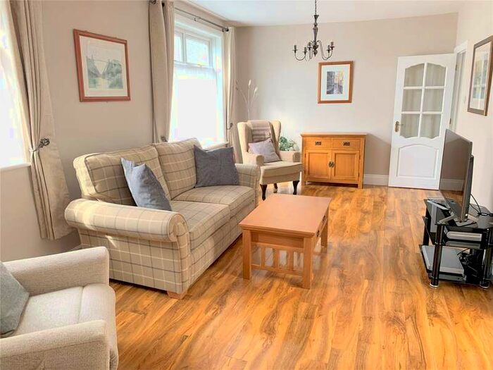 3 Bedroom Bungalow To Rent In Broomhill Road, Brislington BS4