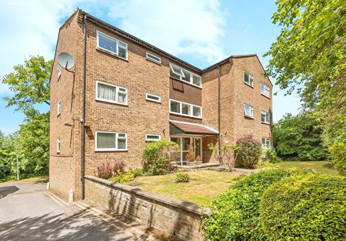 1 Bedroom Flat For Sale In Steeplands, Bushey, WD23