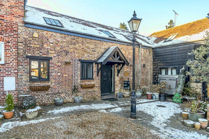 3 Bedroom Flat To Rent In Heritage Walk, Chorleywood, Rickmansworth, WD3